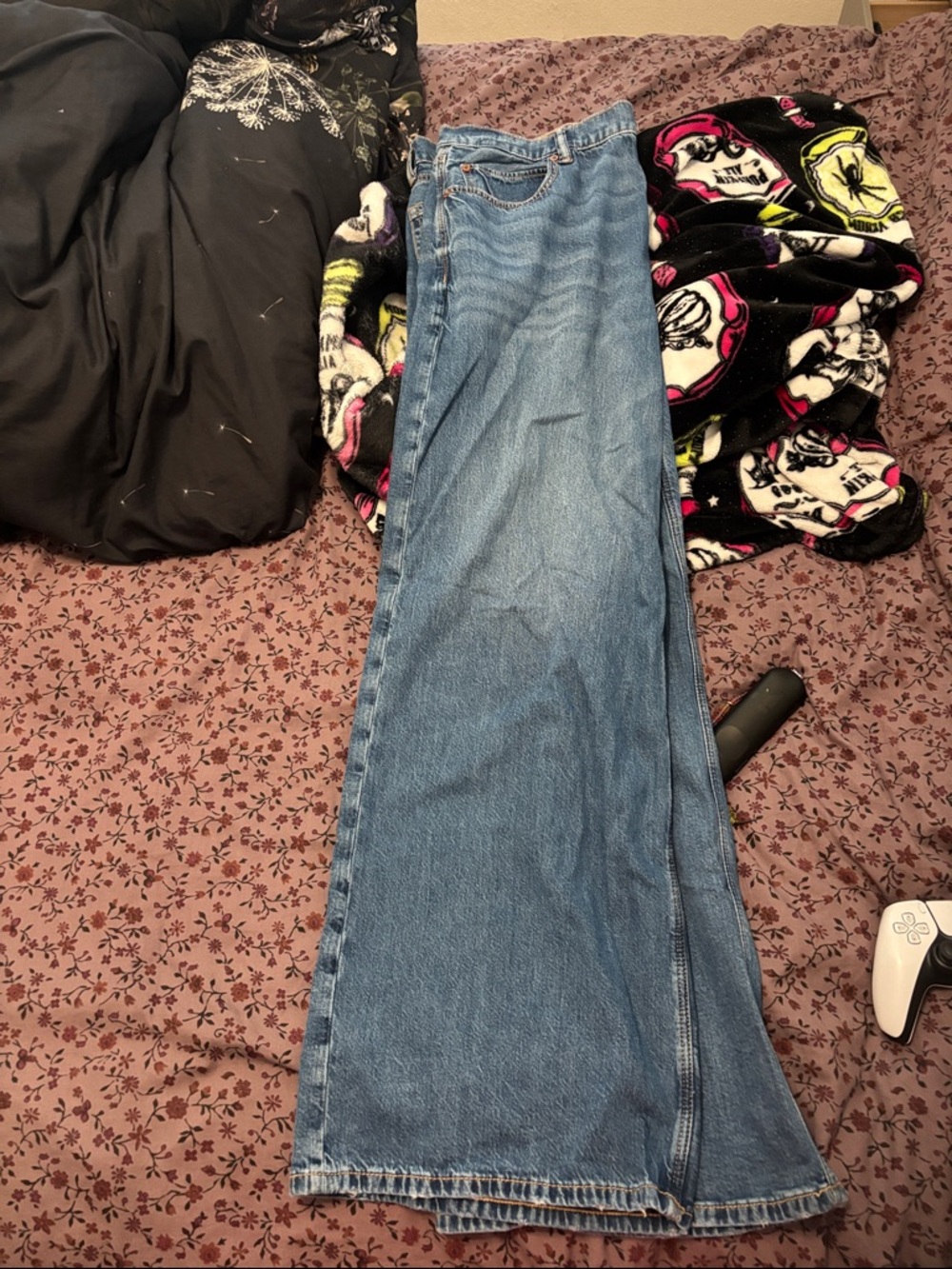 American eagle low rise ultra wide leg jeans, 12 long , medium to light ish wash
